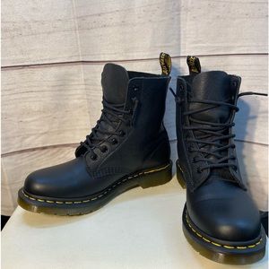 Dr. Martens AirWair Black Unisex Leather Lace Up Boots. New not in original box!